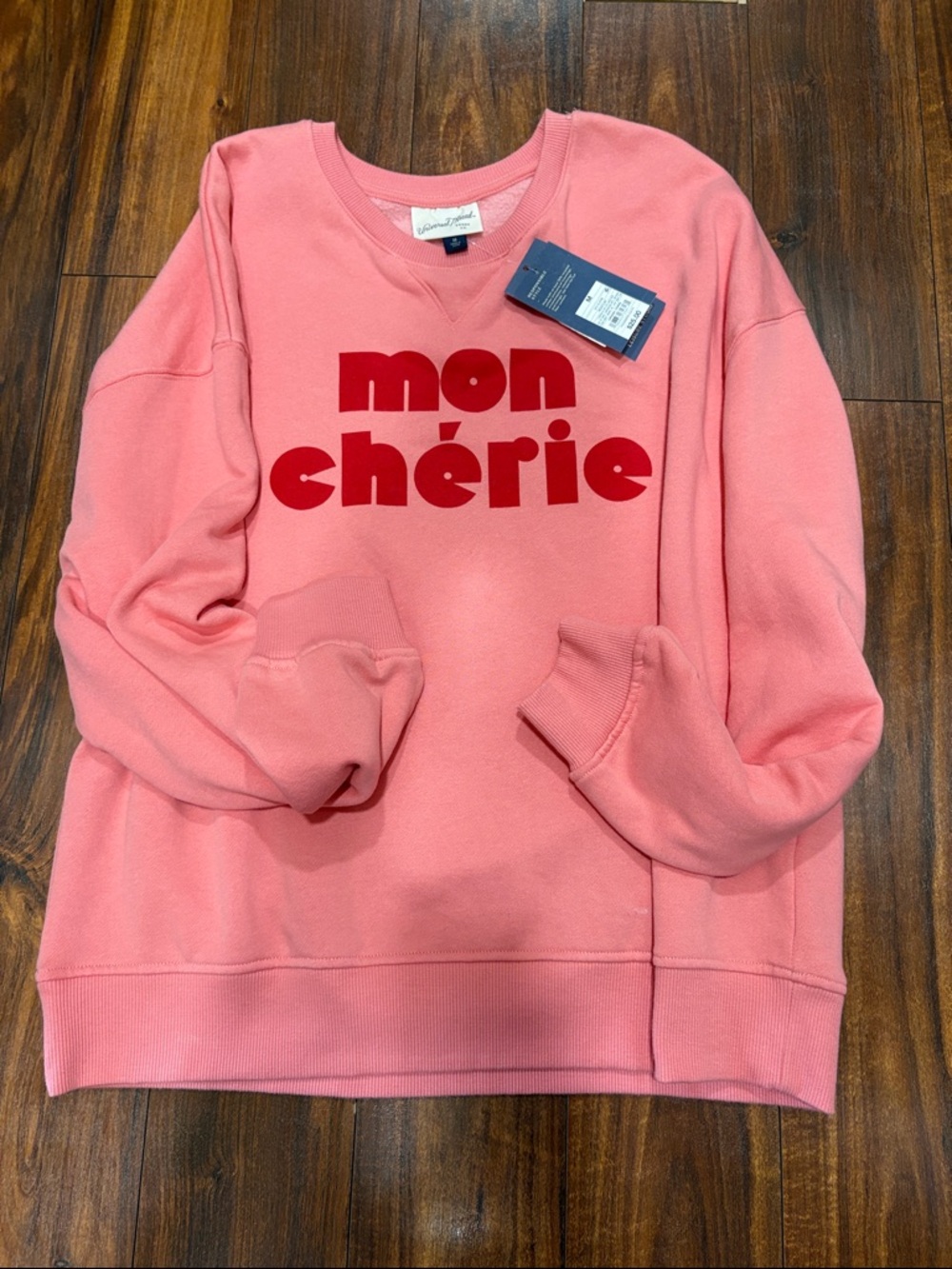 Universal Thread Pink Coral Graphic Sweatshirt with Red Print NWT MON CHERIE